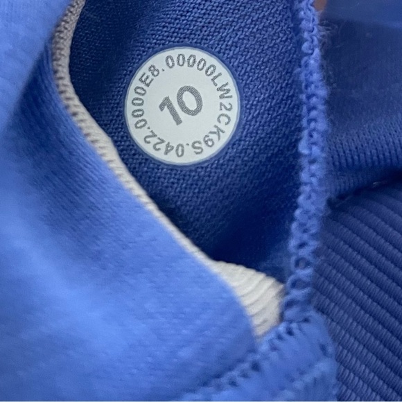 Lululemon Sports Bra Size 10 Purple Blue Med Support Removable Cups Criss Cross - Picture 6 of 7